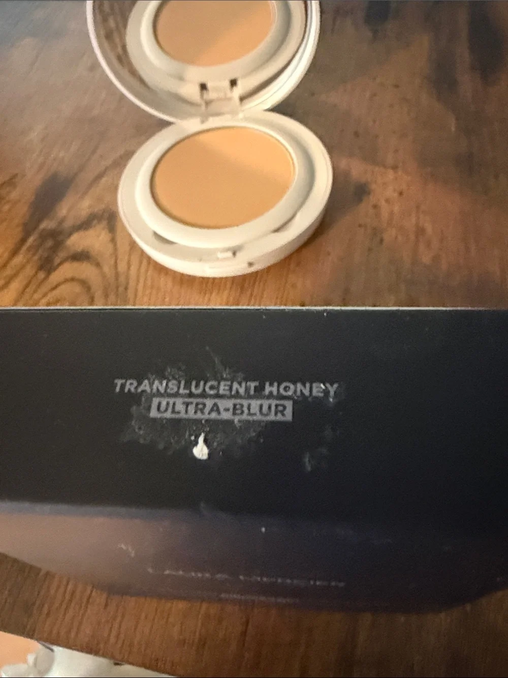 laura mercier Translucent HoneyPressed Setting Powder